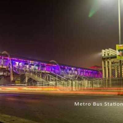 BEAutifICAtion-Lights-At-LAhore-Metro-Bus-5